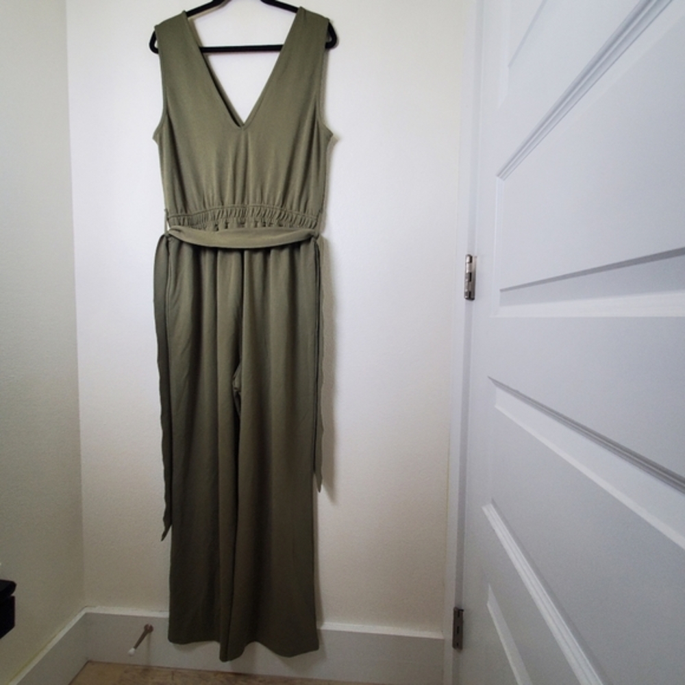 Caralyn Mirand NWT The Drop Women's Olive Green Sleeveless Wrap Jumpsuit - Picture 11 of 14
